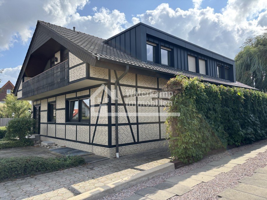 Vorderansicht mit moderner Dachgaube Erdgeschosswohnung Nordwalde
