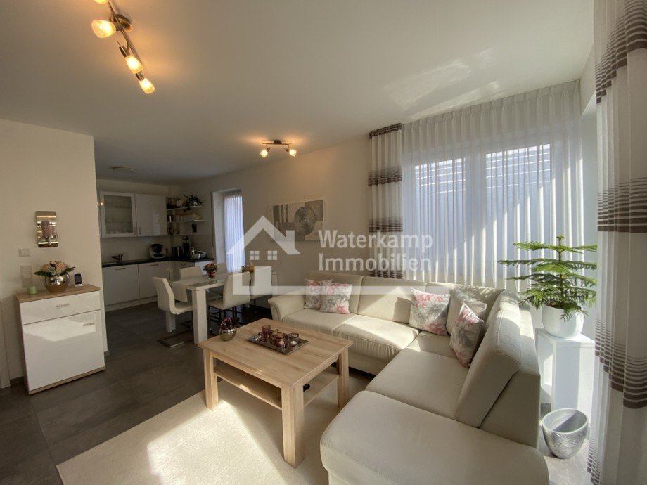 Wohnzimmer Blick zur K�che Etagenwohnung Laer