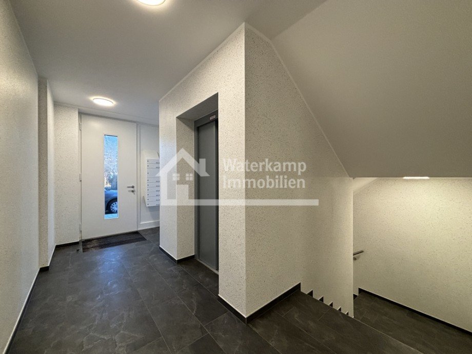 Flur mit Hauseingang Dachgeschosswohnung Nordwalde