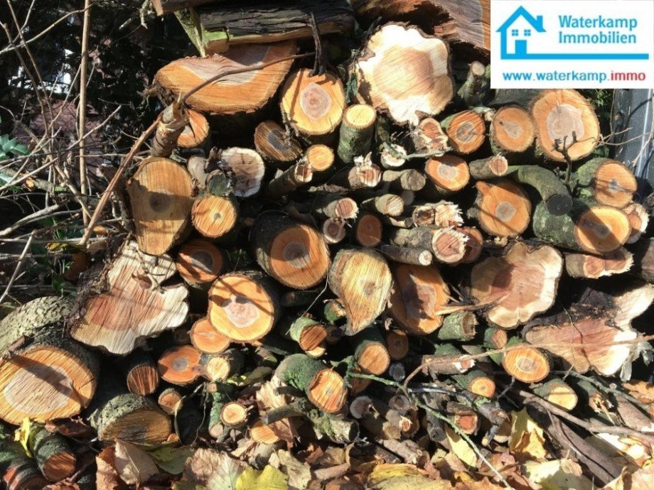 Holz f�r den Kamin Mehrfamilienhaus Nordwalde